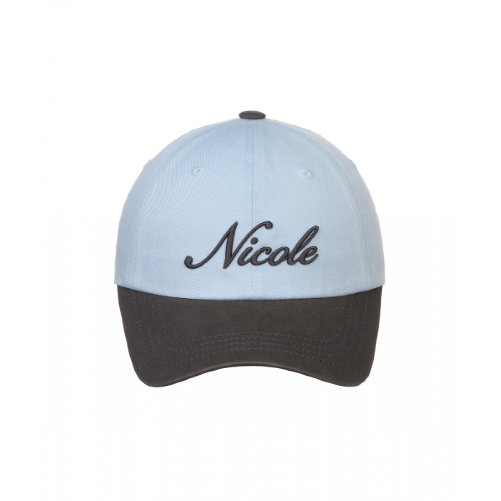 NICK&NICOLE ニコールレタリングボールキャップ_スカイブルーチャコール