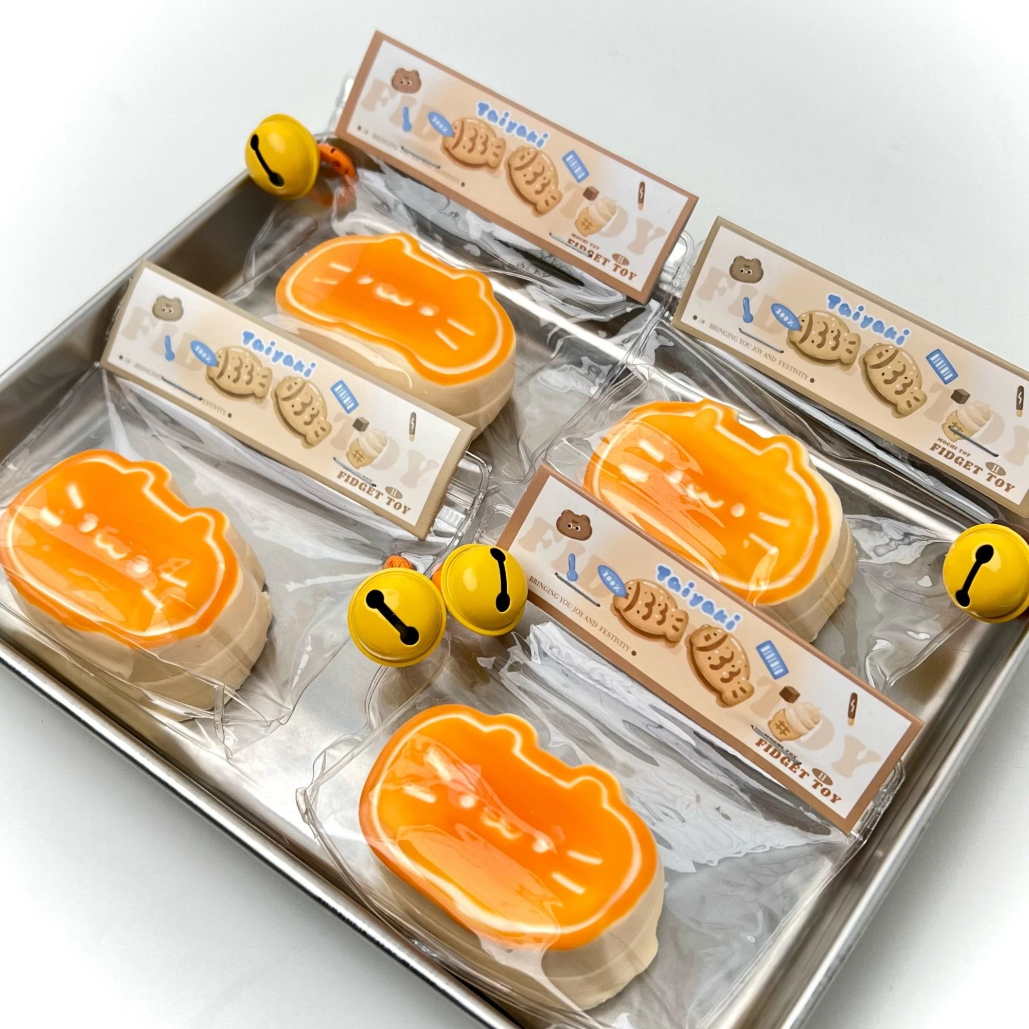 ゆっくりと戻るドライクレイの猫型チーズスライムストレス解消グッズ食品グレードシリコン製の完成品