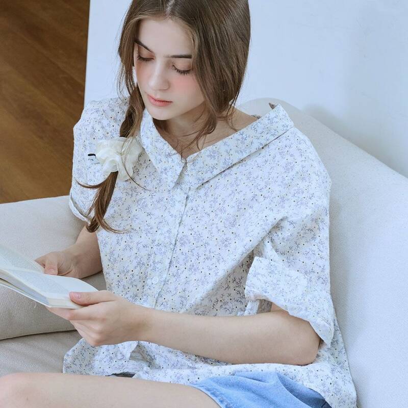フローラ刺繍コットンブラウス_2色展開