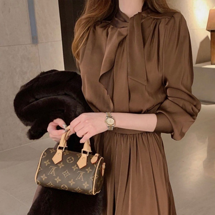 2点セット セットアップ 上下セット ブラウス 長袖 スカーフ スカート ロングスカート サテン 光沢 ツーピース かわいい 大人可愛い きれいめ シンプル カジュアル 大人 上品 おしゃれ 11,260円