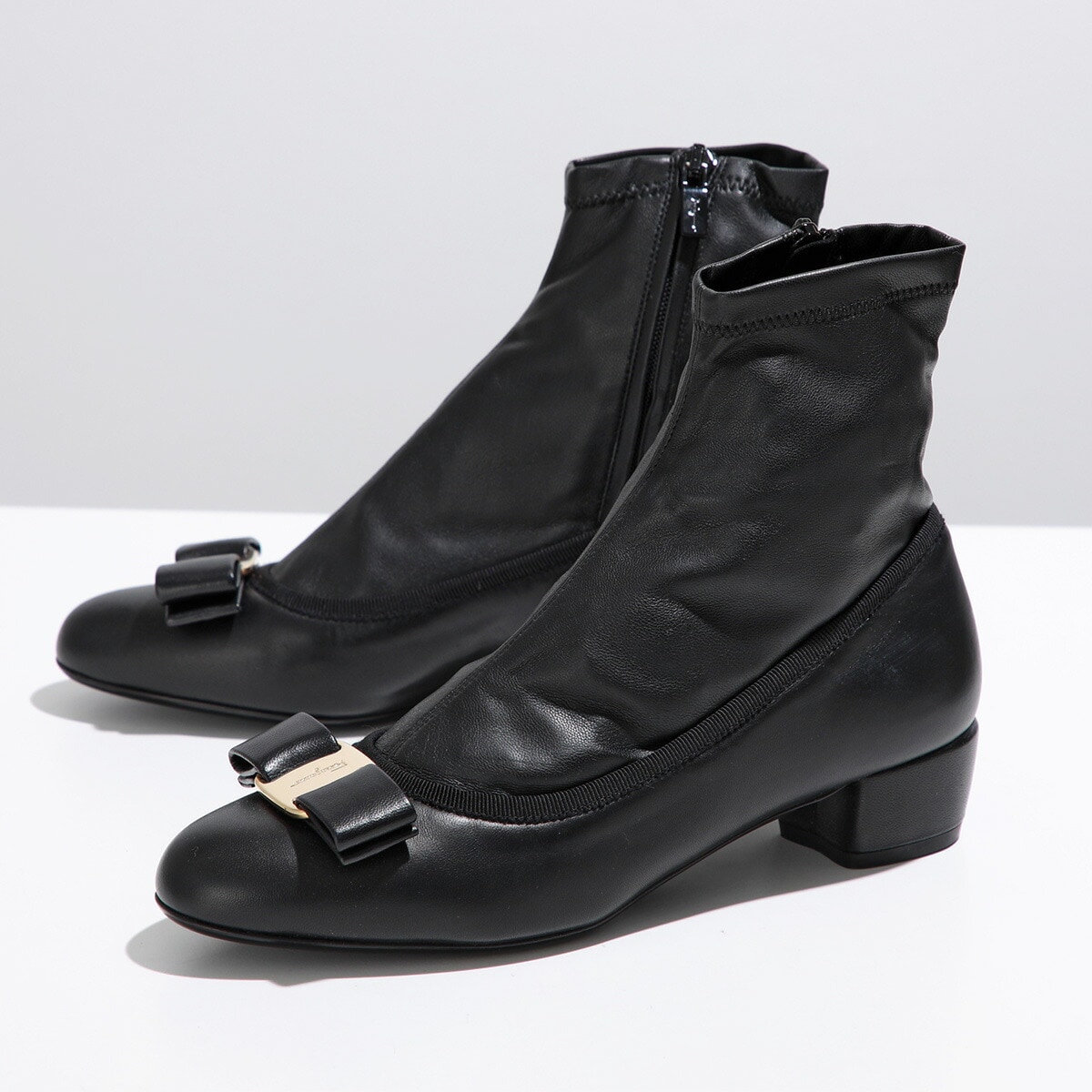 美品サルヴァトーレフェラガモ ブラックショートブーツ スエードレザー71/2D FERRAGAMO ショートブーツ