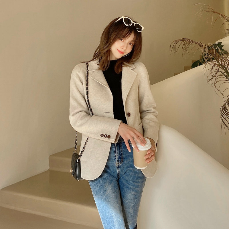 両面ウールコート韓国版毛コート女性の短い人の字の小さいスーツ2023春秋の新型の小さい人