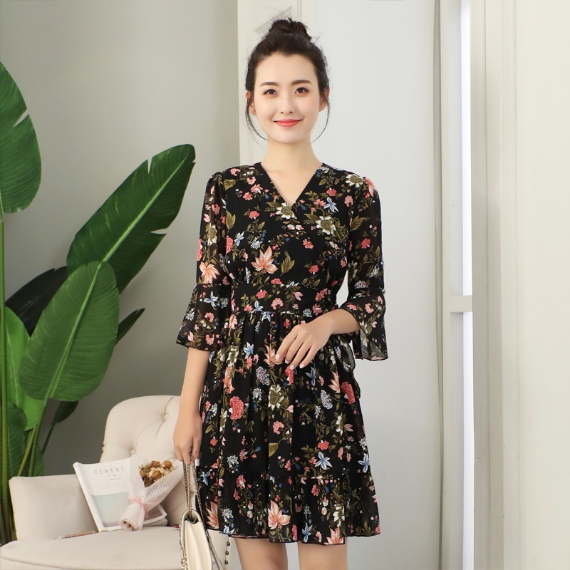 1144．花柄Vネックシフォンワンピース（ブラック）