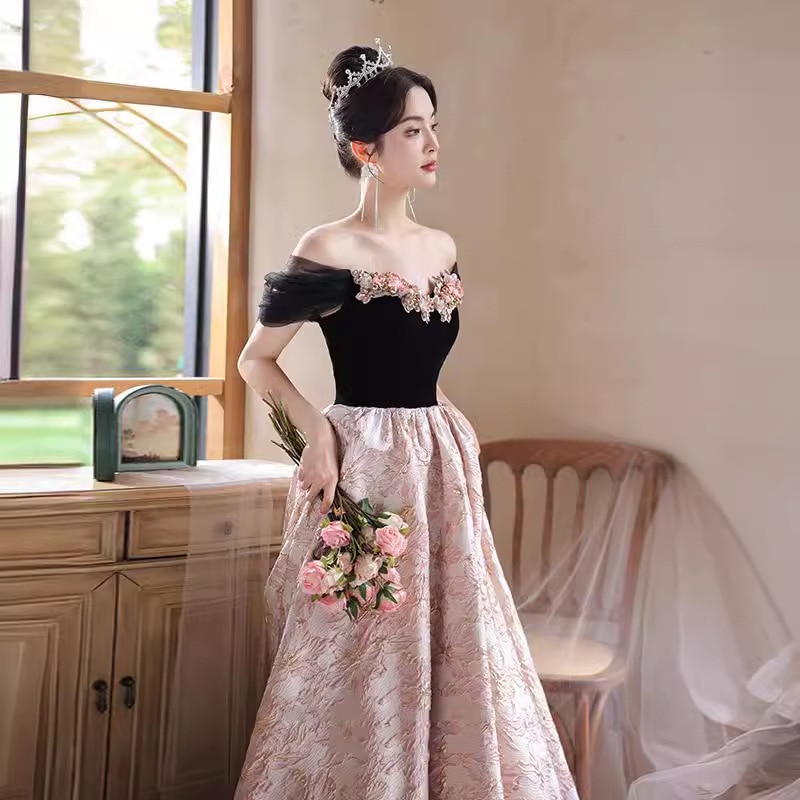 女性用ワンショルダーイブニングドレス2025新しいスタイルの宴会気質フランスのファッションエレガントな気質ホストパフォーマンス服