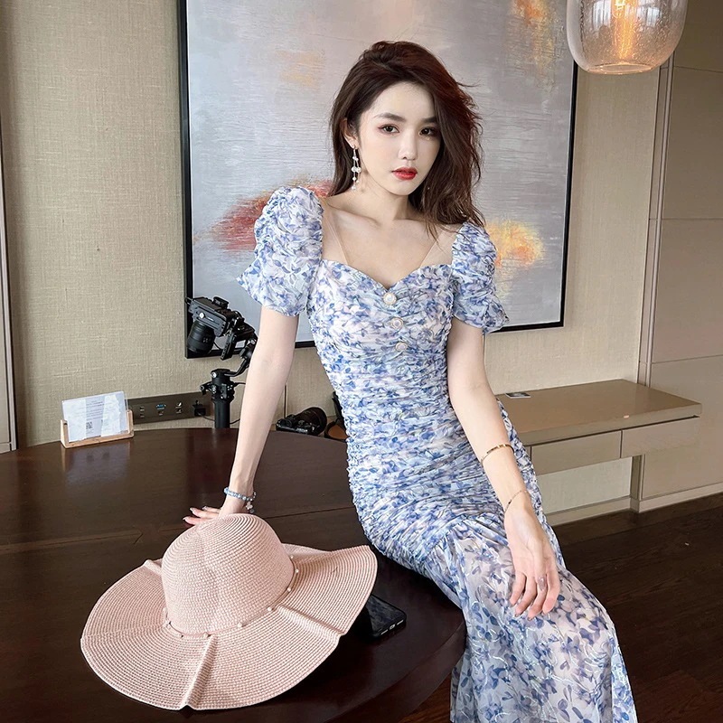 夏の新作女性の優しさと甘さのフレンチ小花泡スリーブブルーのフィッシュテイルワンピース