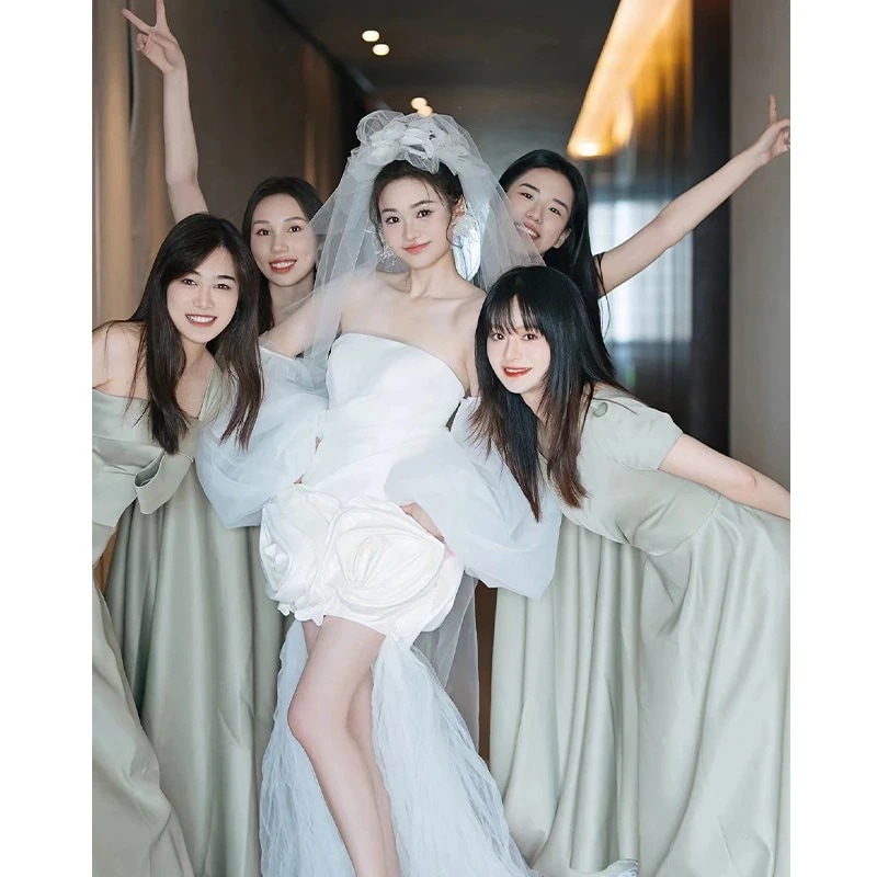 仙気蓬蓬のスカートの軽いウェディングドレスの春の新型の胸を拭く花嫁の朝の服の王女のスカートは胸を拭いて婚約します 8,160円