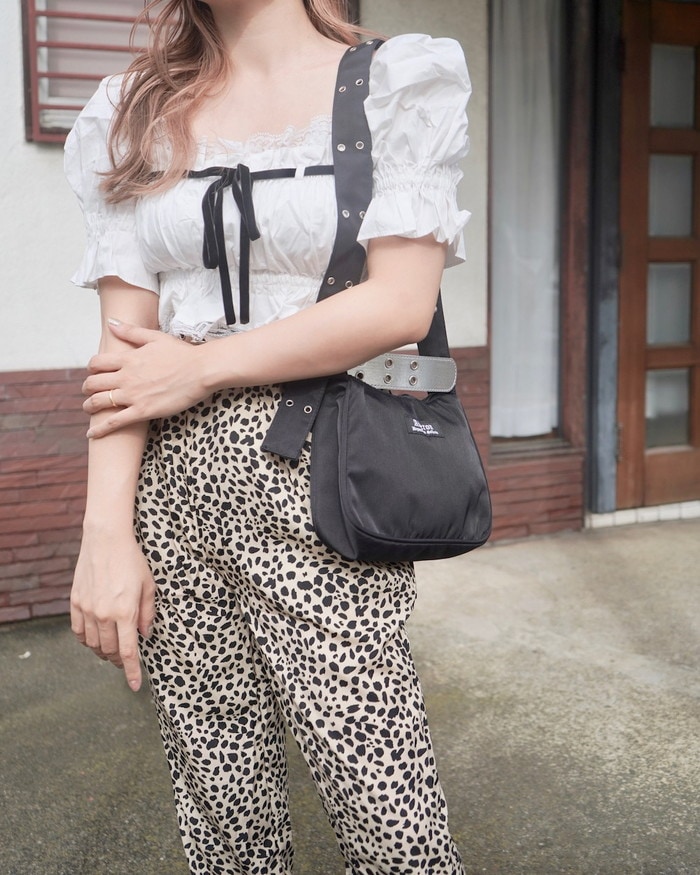 A.D.G レディース トップスベルベットリボンコットンパフスリーブトップス ホワイト