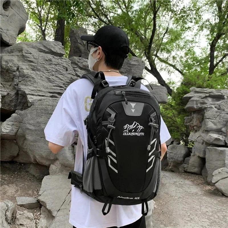 【急速出荷!】バックパック キャリーバッグ/キャリー/旅行バッグ/ショルダーバッグ/メンズ/バックパック/高額/多機能/スケートボードバッグ/学生/スクールバッグ/大容量/手持ち/ボーディングバッグ