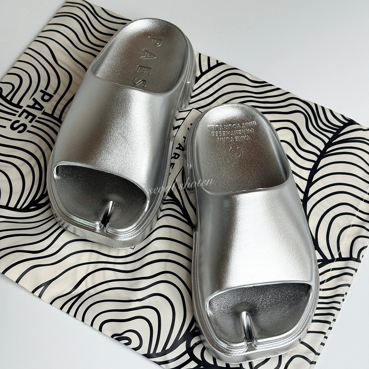 Slideサンダルシルバー