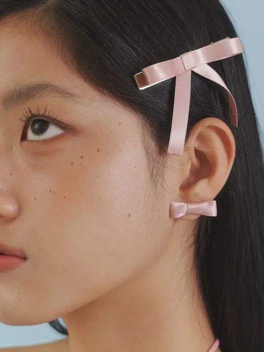 LOVE ME MONSTER Tiny Love Ribbon Earrings_3Color 韓国コスメ 韓国ブランド レディースファッション アクセサリー ピアス 指輪 韓国人気 アイドル