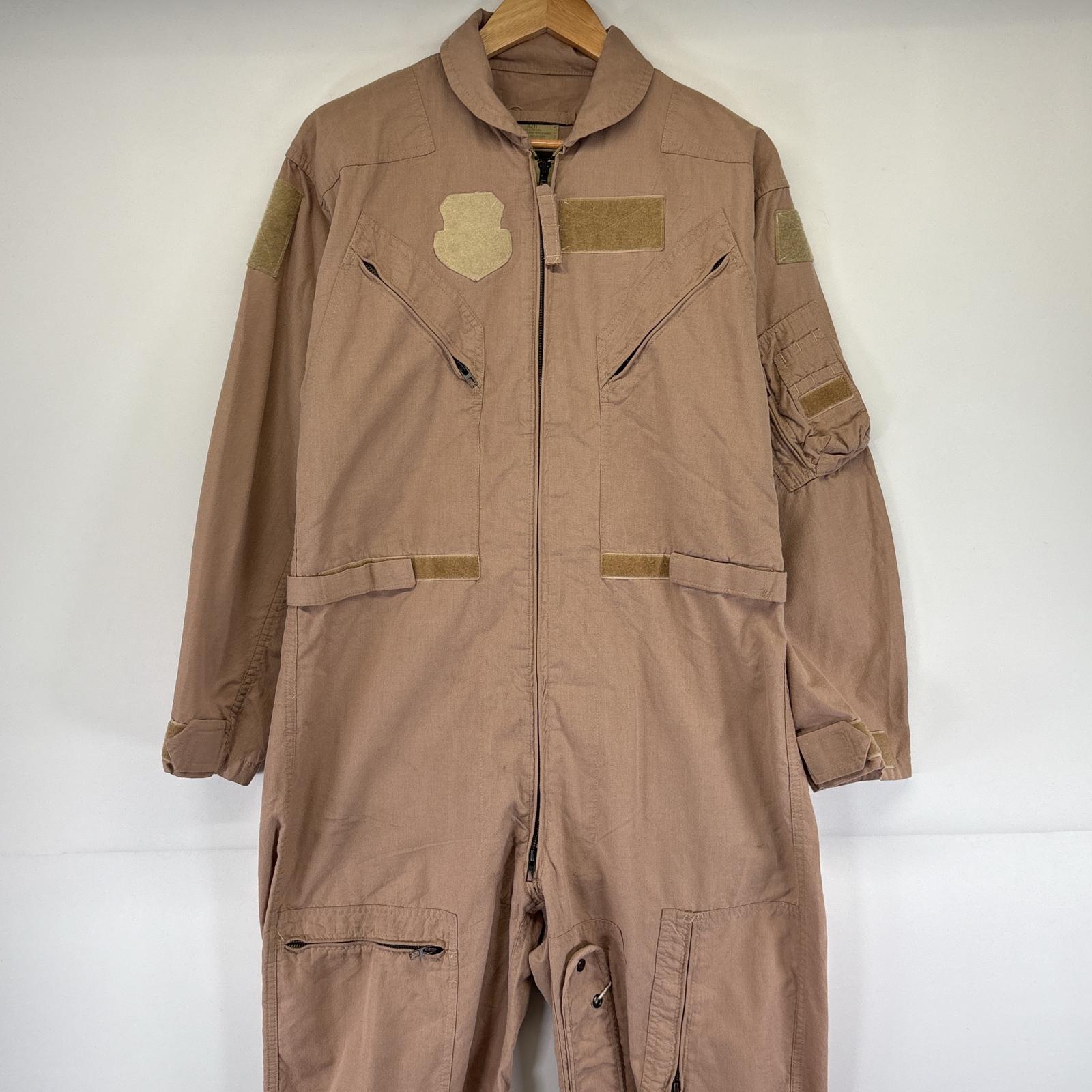 古着 ミリタリー 長袖つなぎ 米軍実物 CWU 27P ジャンプスーツ ポケット 42R ベージュ メンズ