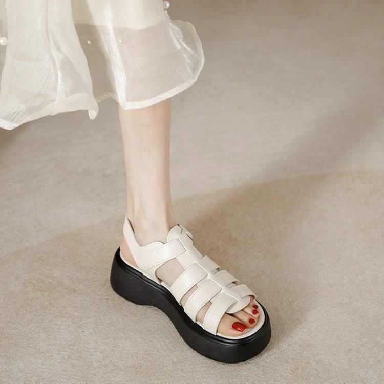 疲れにくい おしゃれ 軽量 グラディエーター ホワイト 厚底 5cm シンプル レザーサンダル サンダル 痛くない フラット レディース ブラック 厚底サンダル 牛革 サンダル 本革 グルカサンダル