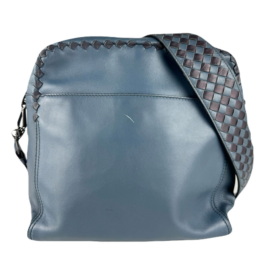ボッテガヴェネタ BOTTEGAVENETA ショルダーバッグ イントレチャート レザー ダークブルー/ブラック メンズ z8892