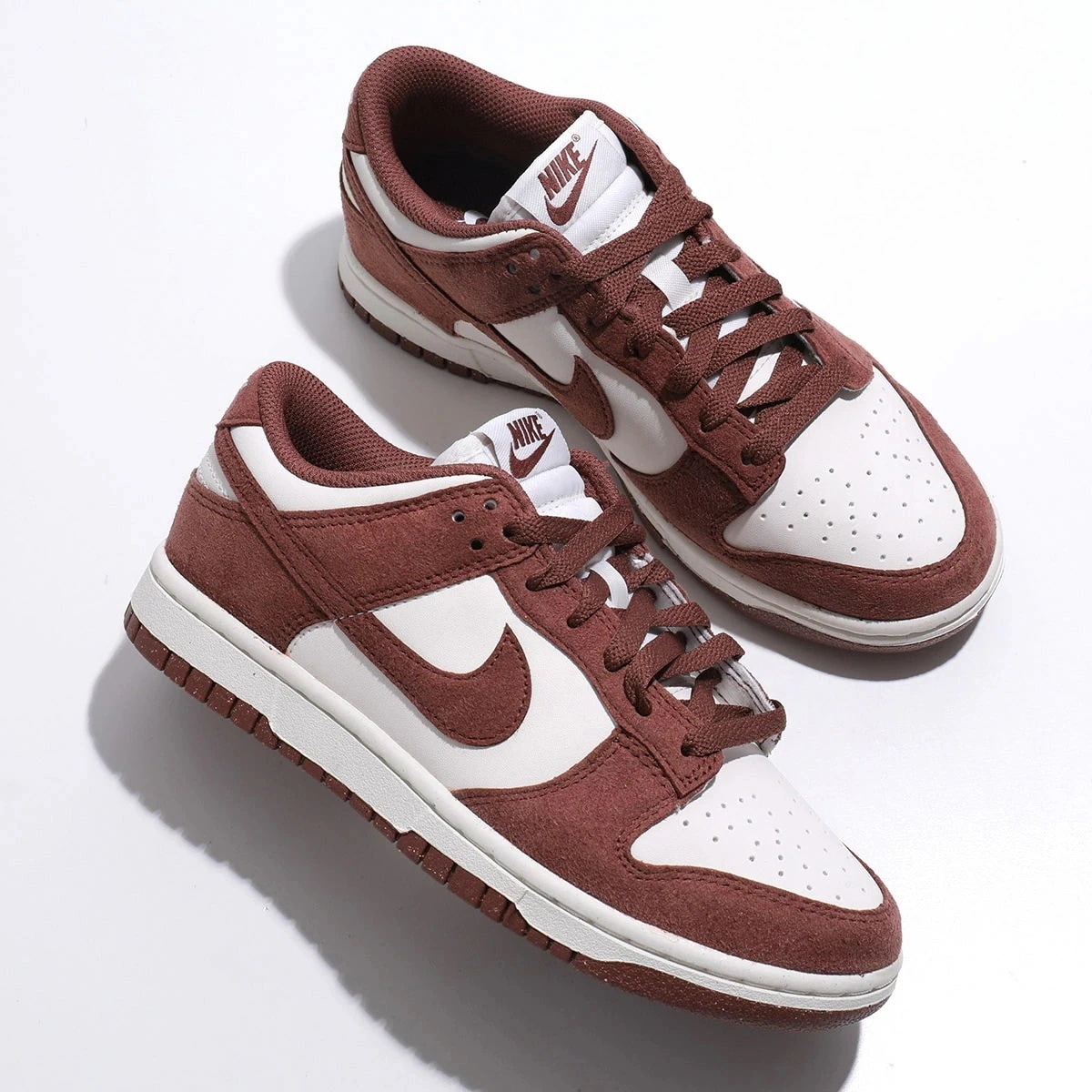 NIKE ナイキ スニーカー WMNS NIKE DUNK LOW ダンク HJ7673 レディース ローカット スウェード ロゴ シューズ 靴 001/PHANTOM-RED-SEPIA-SAIL