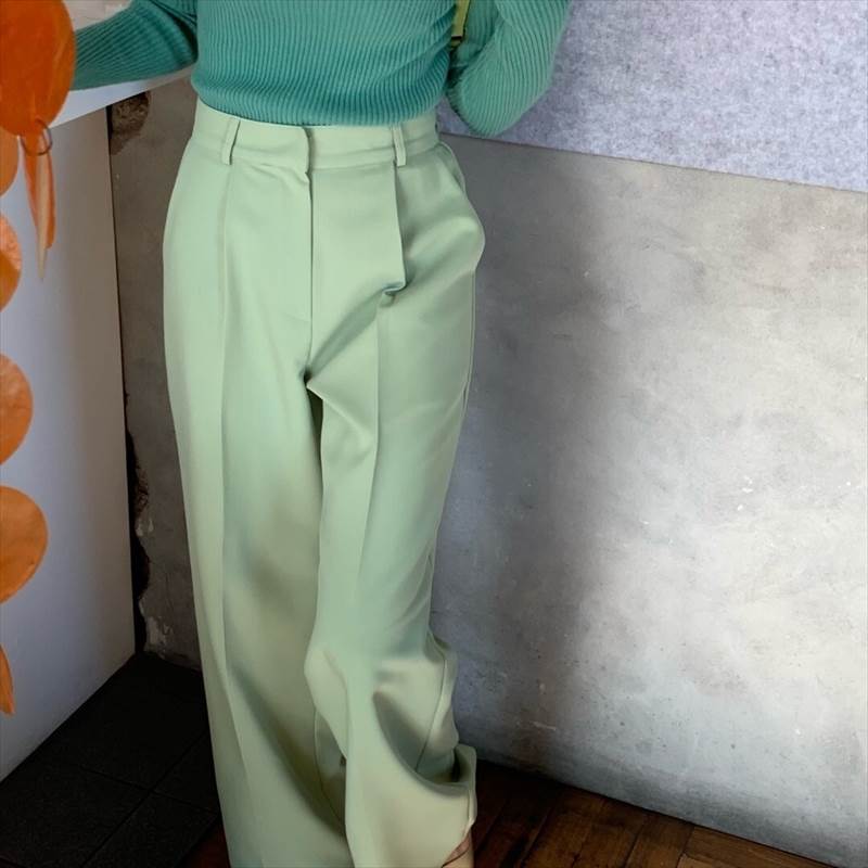 カラーパンツ ストレートパンツ きれいめ OL 通勤 オフィス ハイウエスト 脚長 スタイルアップ ボトムス パンツ ロング丈 ストレート ワイド ポリエステル 薄手 かわいい 可愛い シンプル 大人