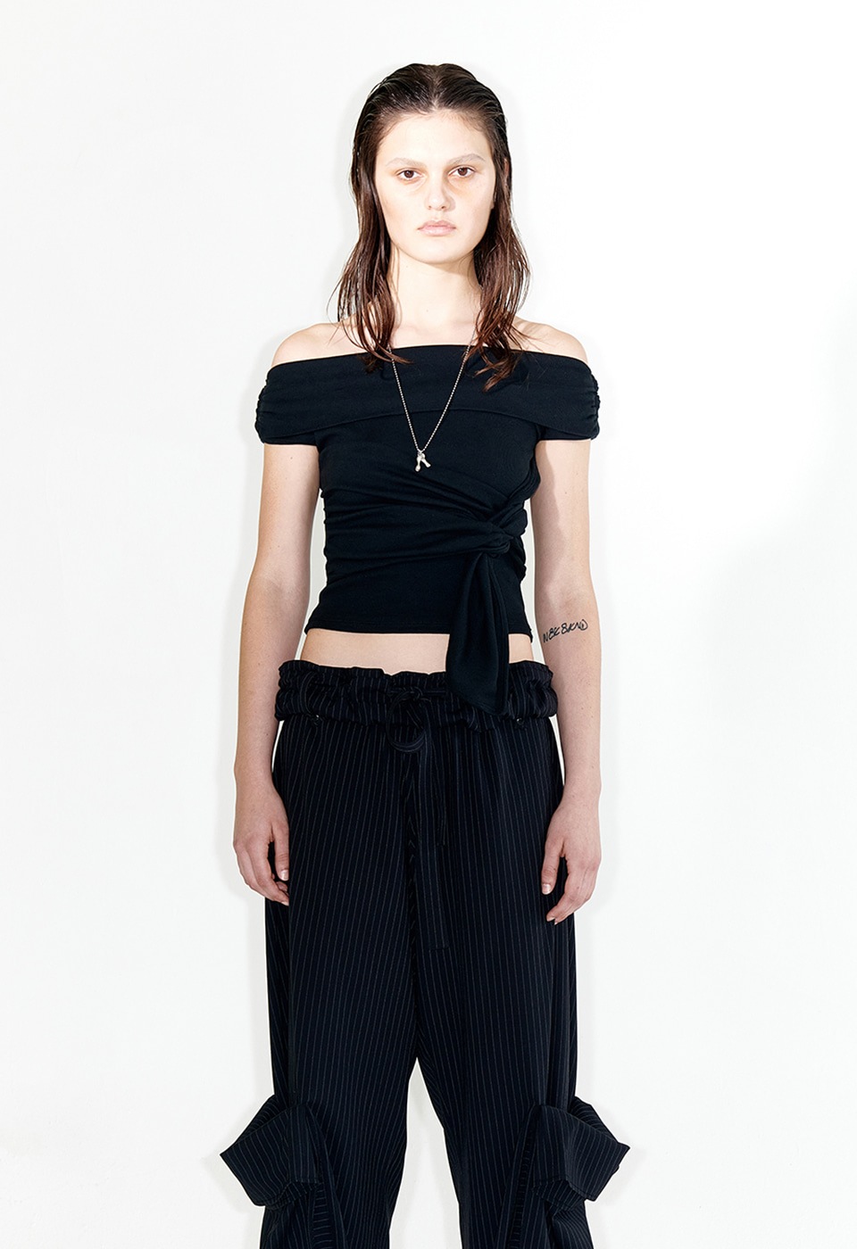 【OPEN Yy】 KNOTTED OFF-SHOULDER TOP : BLACK