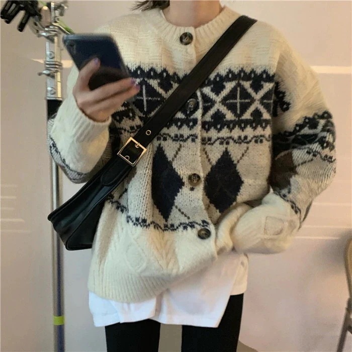 トップス ニット カーディガン ショート ショート丈 袖あり 長袖 ドロップショルダー ラウンドネック 襟なし 前開き 厚手 かわいい 大人可愛い カジュアル 大人 おしゃれ お洒落 大人女子 ルーズ