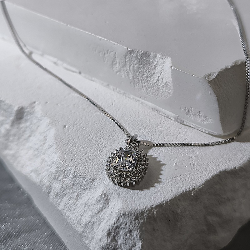 【Silver 925】煌めくビッグビジュネックレス　アクセサリー　ジュエリー　高級感　クール　アレルギー対応