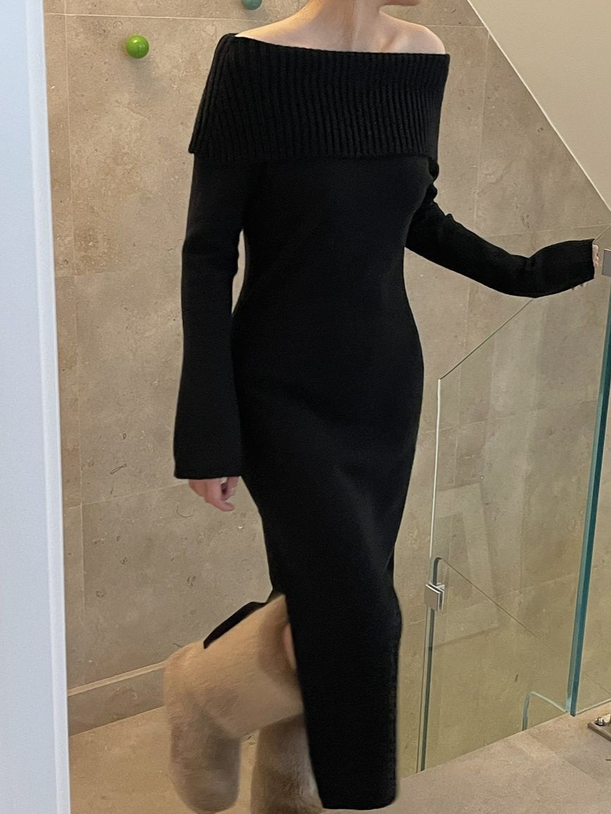 早春の新型韓国版はだらだらしていて肩のセクシーなセーターのワンピースを見せています