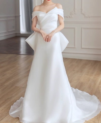 ウェディングドレス オフショルダー 優雅なシルエット ふっくら柔らかなバックリボン 編み上げ 結婚式