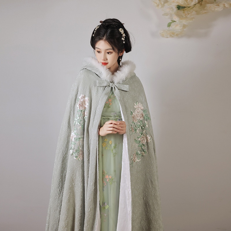 オリジナル衣装漢服女性冬ロングアンティークスタイルマントショール厚みのあるベルベット暖かい毛皮の襟小男