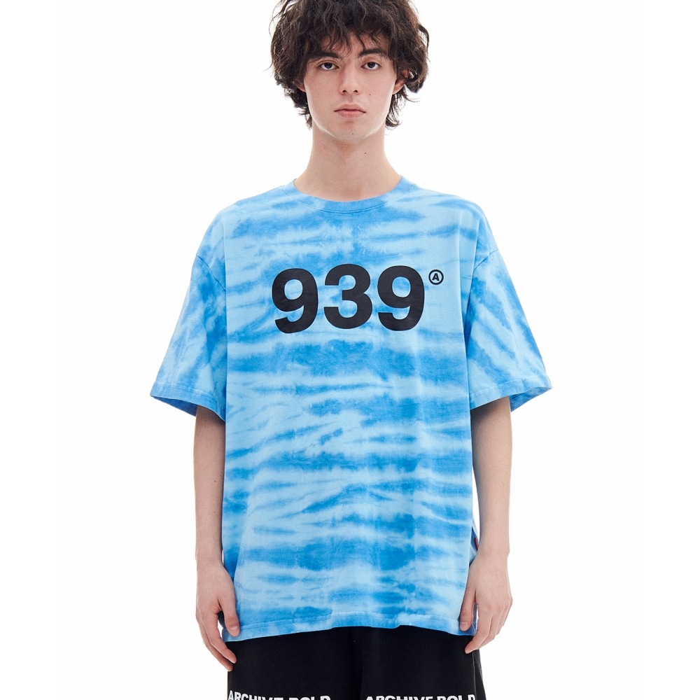 ARCHIVE ボールド 939 ロゴ染め T シャツ (ブルー)