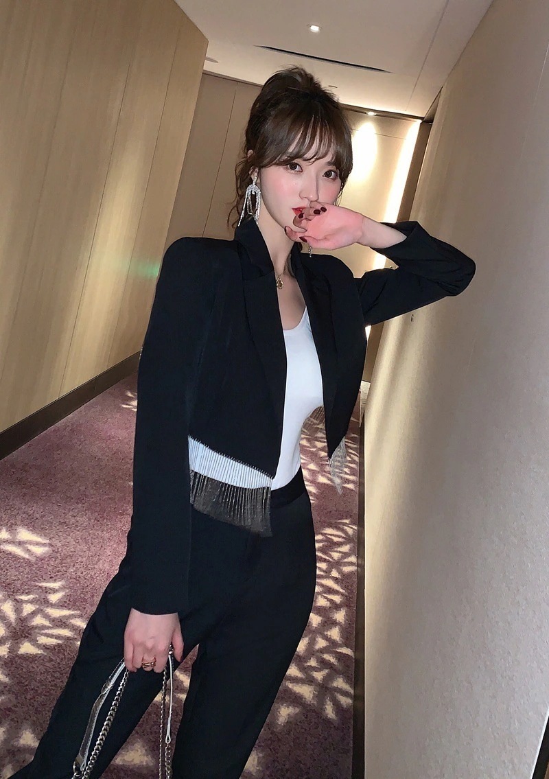 【Fellow 20％割】【J今週の割引は 25% オフですY.上品】 スーツセット 上下セット 小柄 フリンジ レディース セットアップ パーティー 着痩せ 大人 お呼ばれ 同窓会 披露宴 卒業式