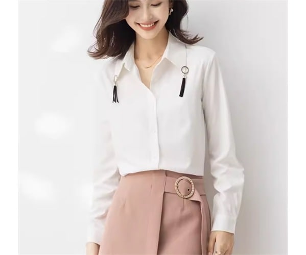 レディース トップス シャツ ミドル丈 長袖 襟付き ポロカラー 前開き 異国風 ボタン フリンジ 大人可愛い きれいめ シンプル カジュアル 上品 おしゃれ かっこいい こなれ感 ボーイッシュ 5,702円