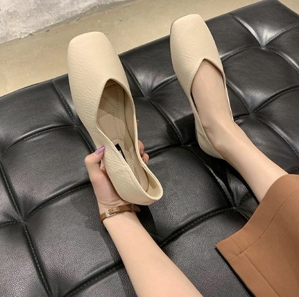パンプス スクエアトゥ レディースシューズ ぺたんこ 1cmヒール ローヒール 春 夏 秋 冬 オールシーズン PU フェイクレザー オフィスカジュアル 通勤 OL 疲れにくい 柔らかい