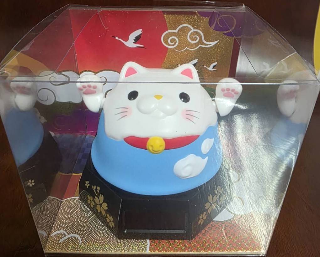 ソーラー　スイング　富士山招き猫 AT-01