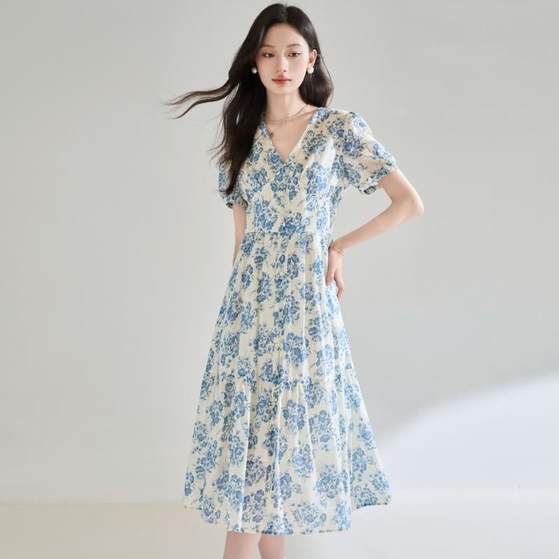 【3日出荷】レディース 夏 フレンチスタイル 上品 フェミニン Vネック ブルー 小花柄 半袖 コットン スリムフィット ロング