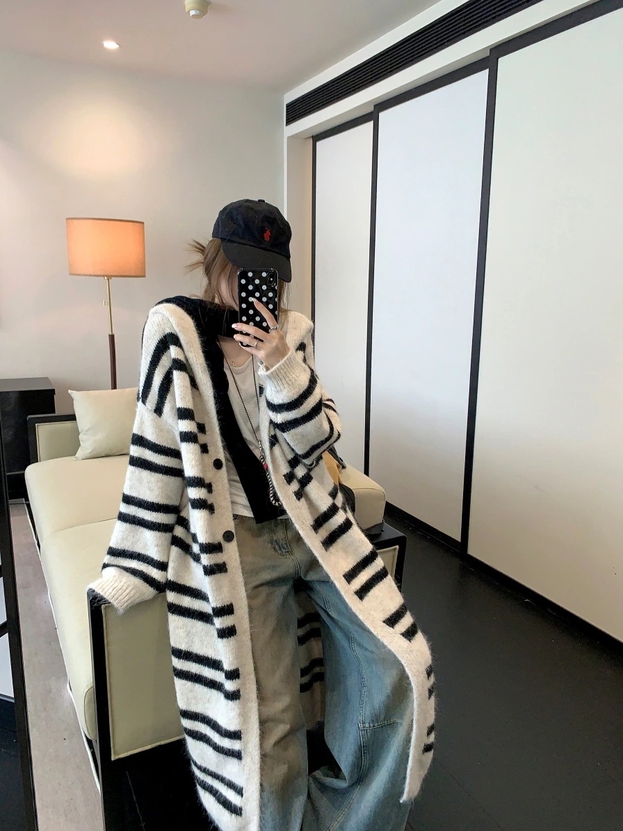 防寒 ニットカーディガンフード付き トップス長袖 韓国 きれいめ 暖かい 羽織り オフィス ロング丈 OLへそ出しフレンチシースルーファッションレディース エレガント 2025秋冬 レイジースタイル