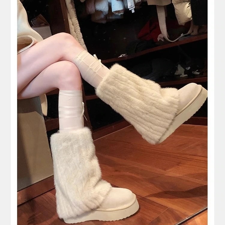 丸みのある毛並みの保温とダウンの厚底スノーブーツ女性の冬の新作コットン靴 5,895円