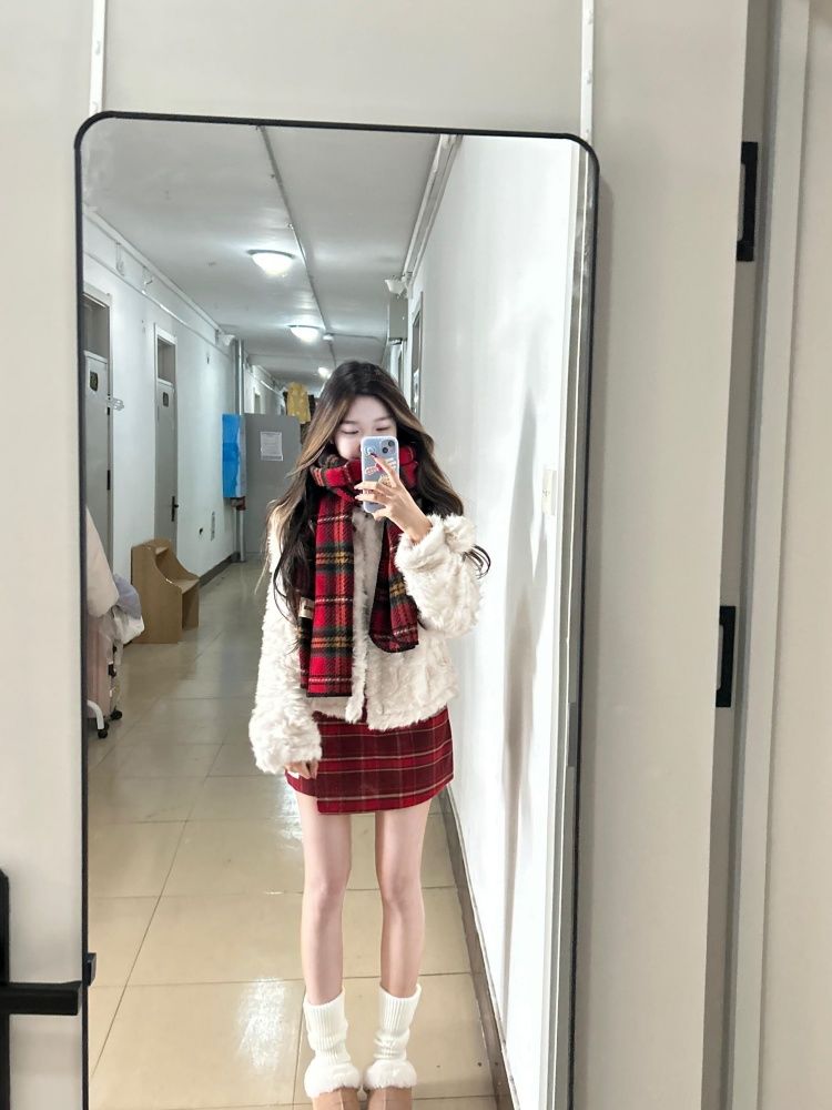 冬の洗練された貴気スーツスカート暖かさ百合毛羽毛カーディガンコート+レトロな着やせチェック半身スカート