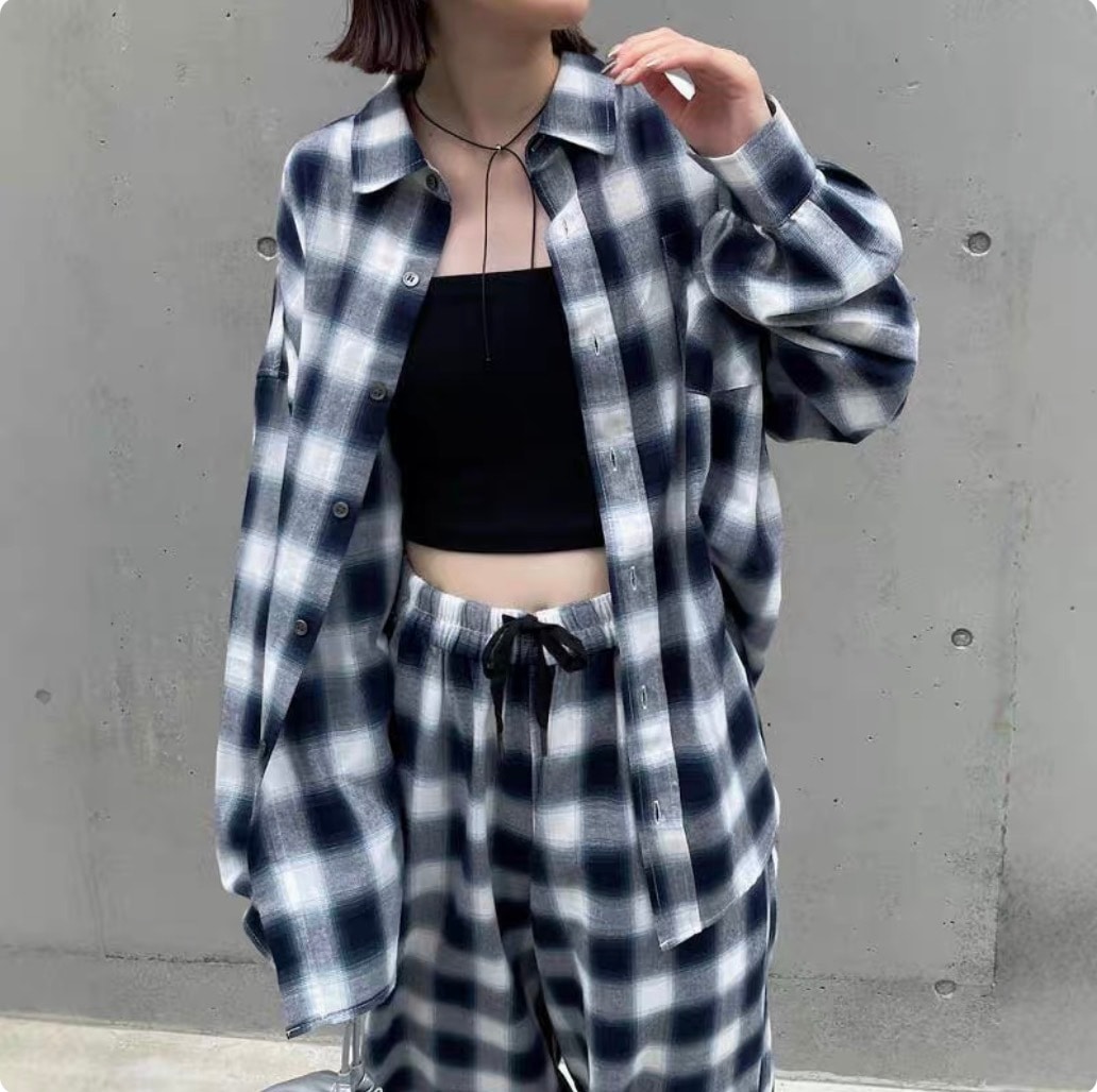 レディース トップス シャツ ブラウス デート ミディアム丈 袖あり 長袖 ボリューム袖 フレアスリーブ 萌袖 襟付き スマート 前開き 伸縮性 かわいい 大人可愛い きれいめ シンプル カジュアル