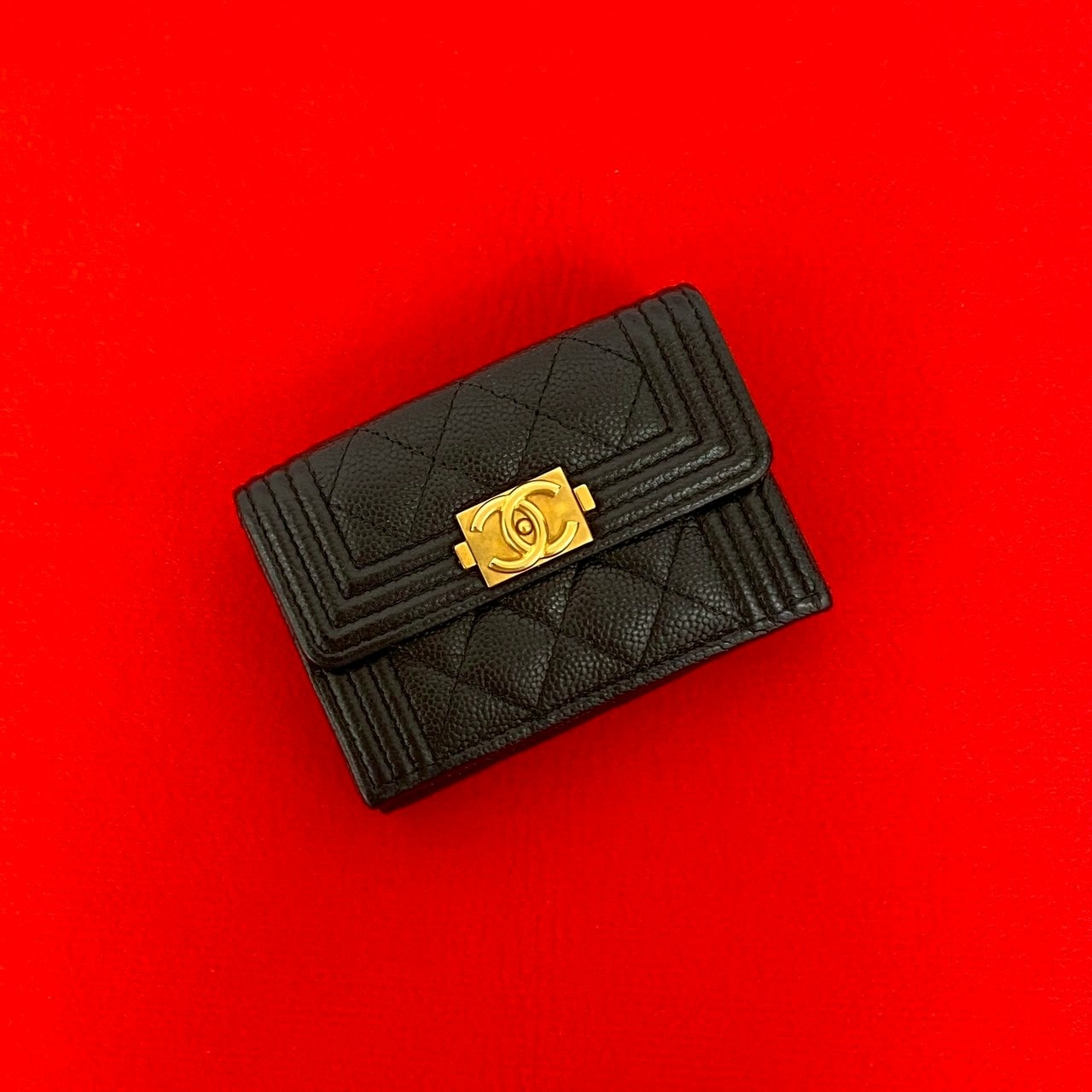 ボーイシャネル ココマーク三つ折り財布 マットキャビアスキン ブラック 41940