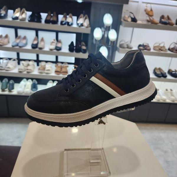 HC10 男性用カジュアルスニーカーネイビー LCMS22U51359 (41245540)