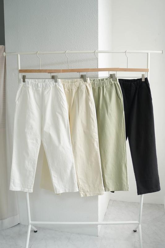 秋のストレートパンツ