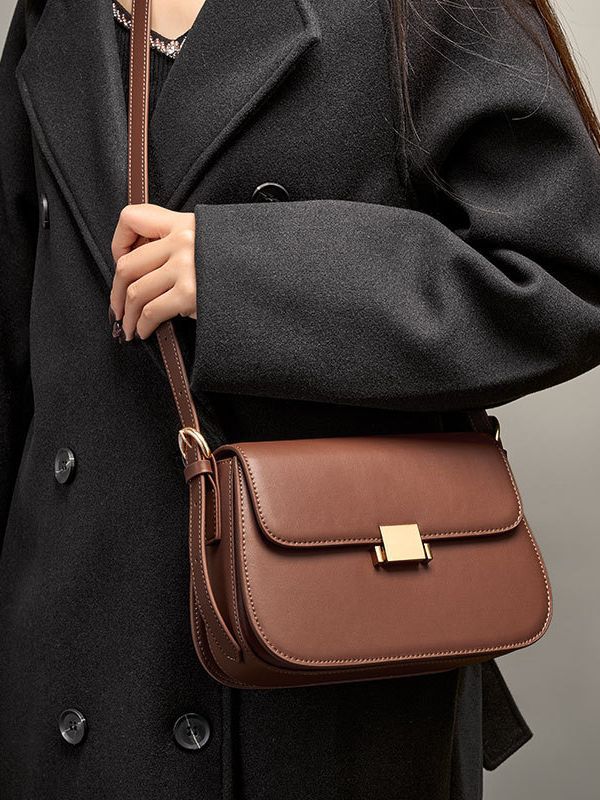 ショルダーバッグ トートバッグ ボディバッグ 本革 レディース ビジネス 通勤バッグ 軽量 コーディネート 気質アップ 旅行 外出 キャラメル