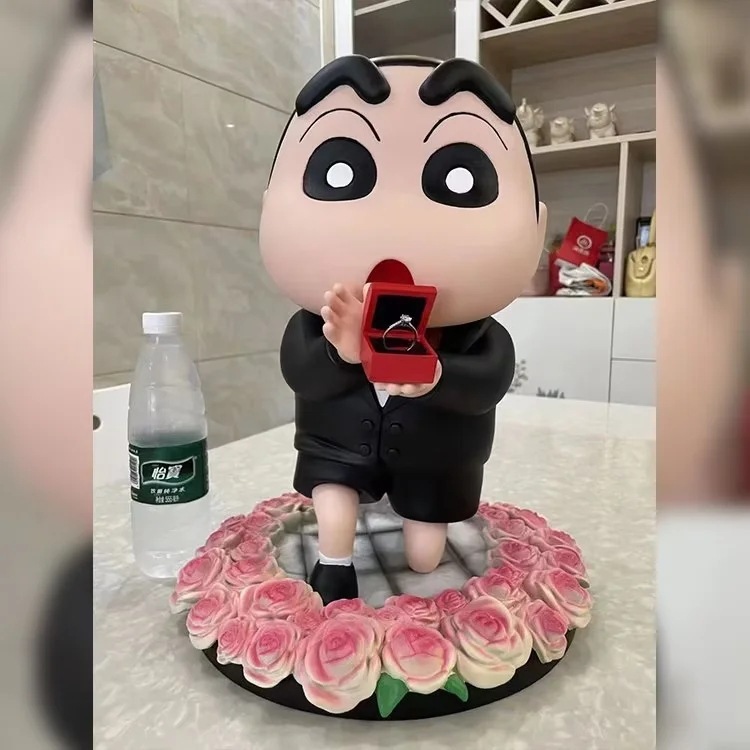クレヨンしんちゃん 特大 野原しんのすけ プロポーズひざまずくシーンモデルオーナメント 箱入りフィギュア