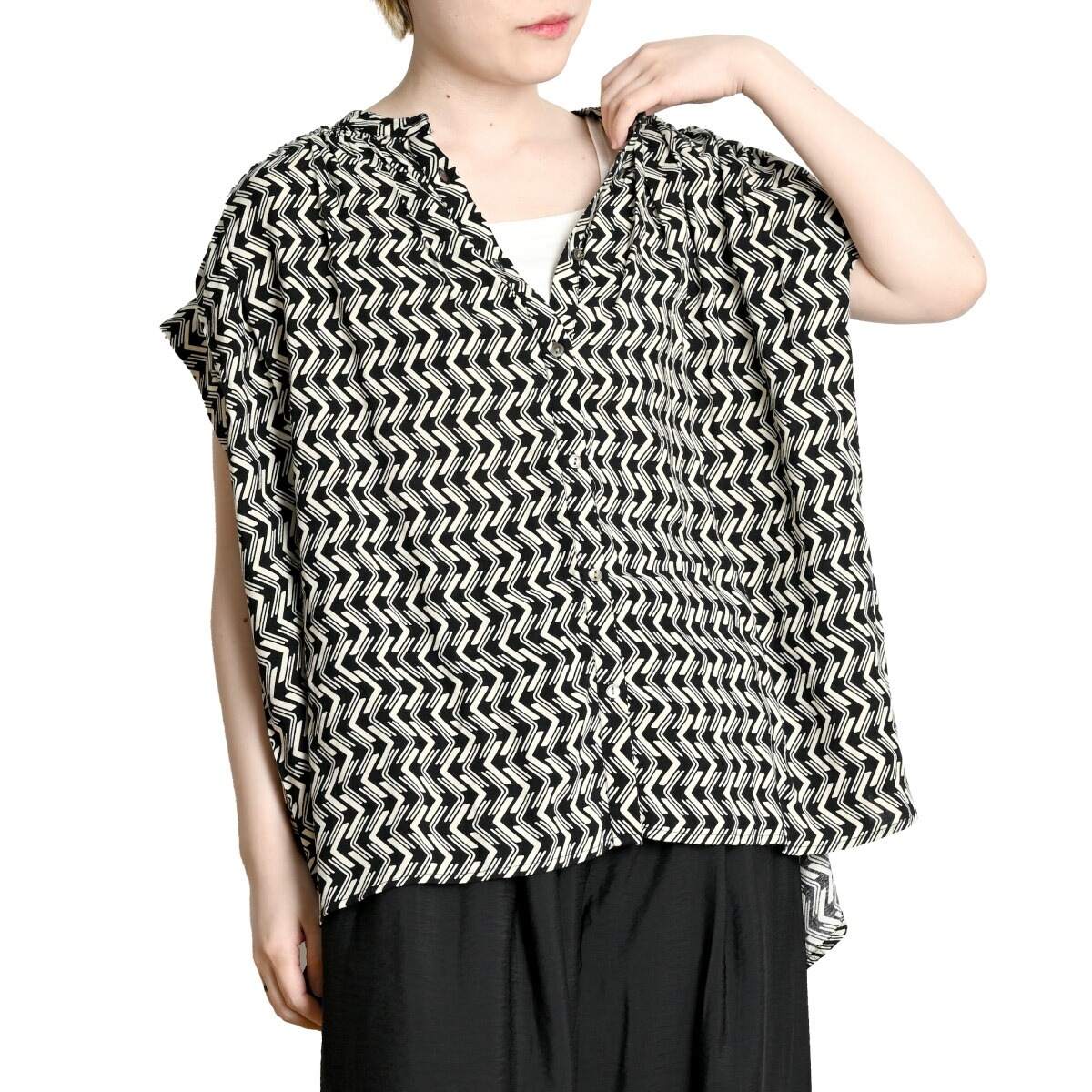 ブラウス 柄シャツ 半袖 シャーリング レーヨン レディース 似合うねが聞こえるレーヨンプリントシャーリングブラウス トップス プリント 幾何学模様 柄トップス 体型カバー ゆったり 大人カジュ