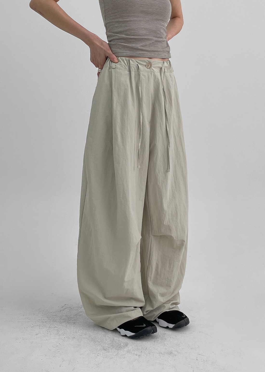 ケウィンリアバンディングワイドナイロンパンツ