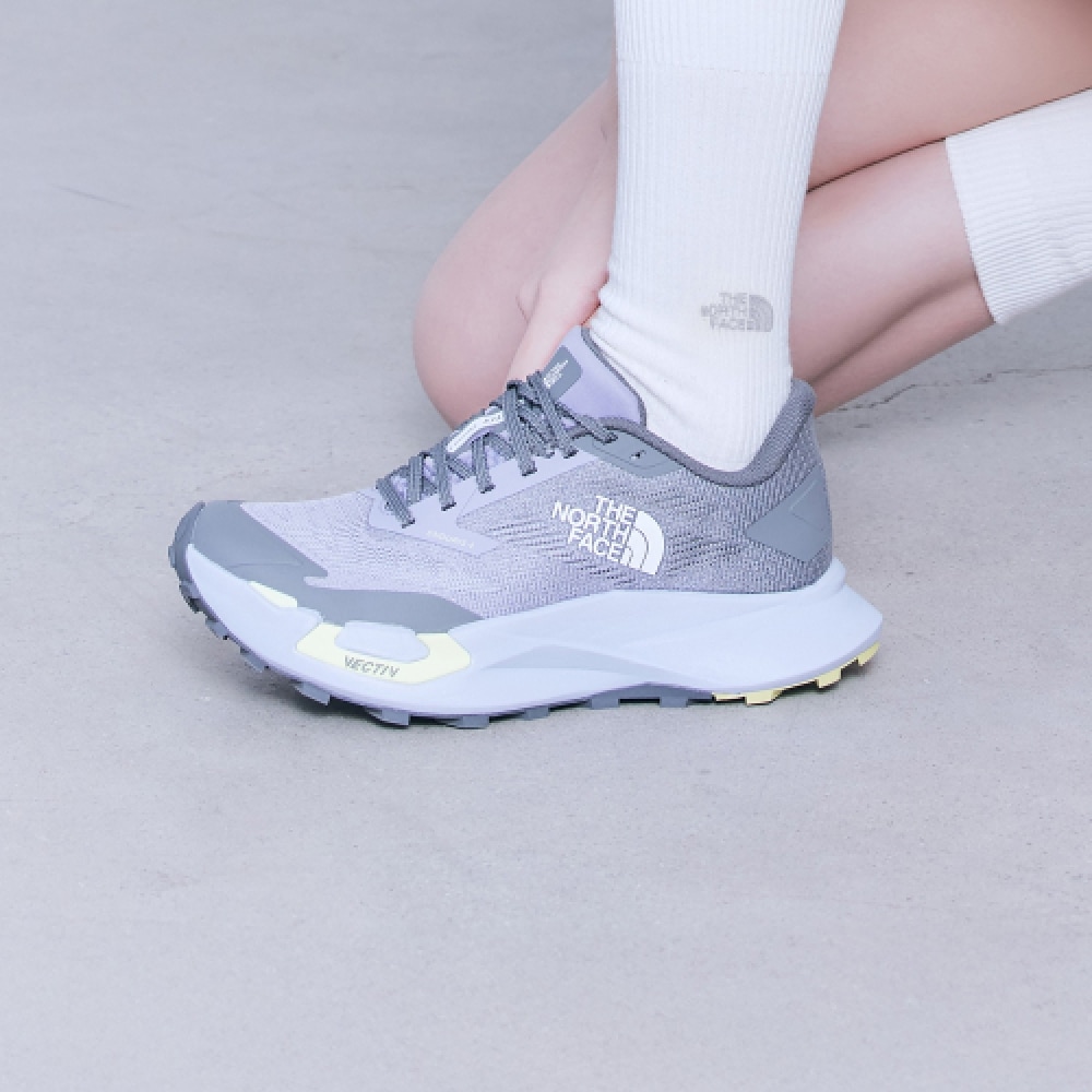 ザ・ノース・フェイス NS97R04B 女性用ヴェクティブ・エンダーレス 4_ラベンダー