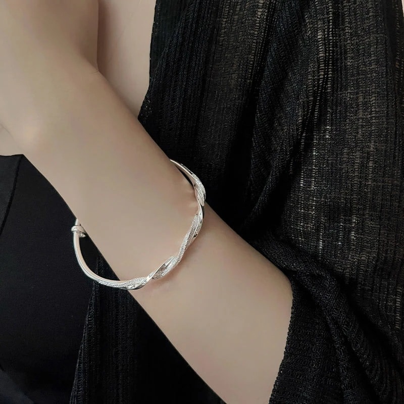 S999銀巻ブレスレットプッシュプル調節可能なブレスレットの光豪華な感覚つや消しテクスチャジュエリー潮の女性の新しいバージョン