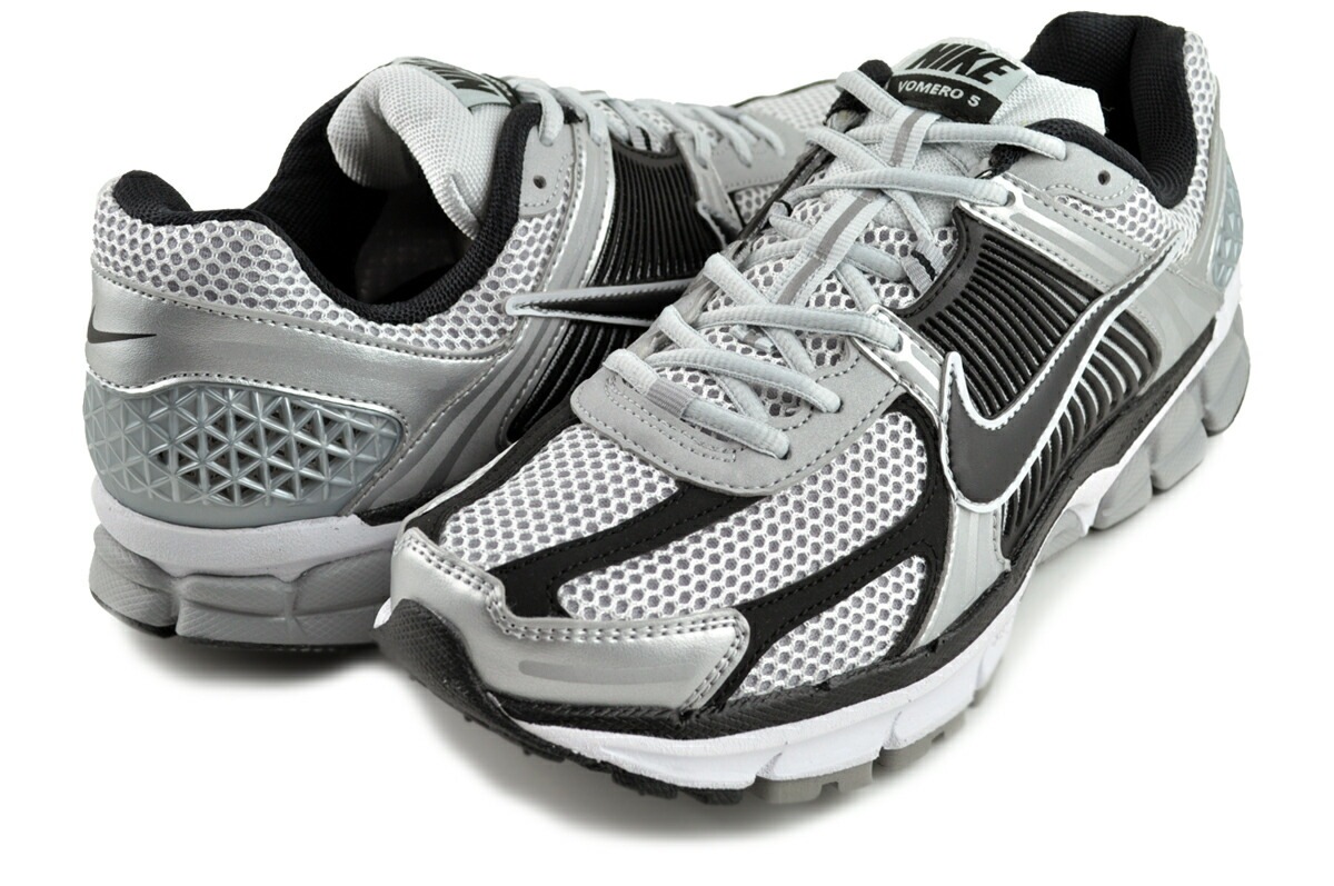 ズーム ボメロ 5 メタリックシルバー ブラック fj4151-004