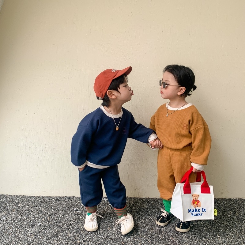 11子供服 2024年 春 新作 韓国風 男の子 女の子 無地 ワッフルスーツ 外国風 カジュアル 2ピース r n1001 ワッフルセット アプリコット r n1002 ワッフルセット キャラメル