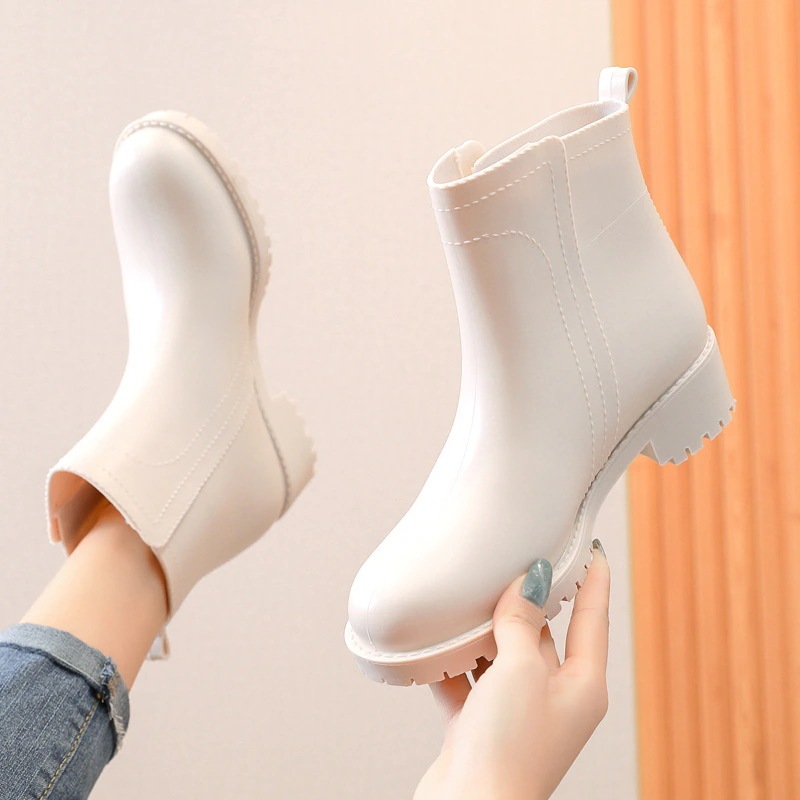 女性用ショートチューブレインブーツおしゃれなアウターウェアソフトソールウォーターシューズかわいい大人レインブーツ夏用防水滑り止めショートラバーシューズ