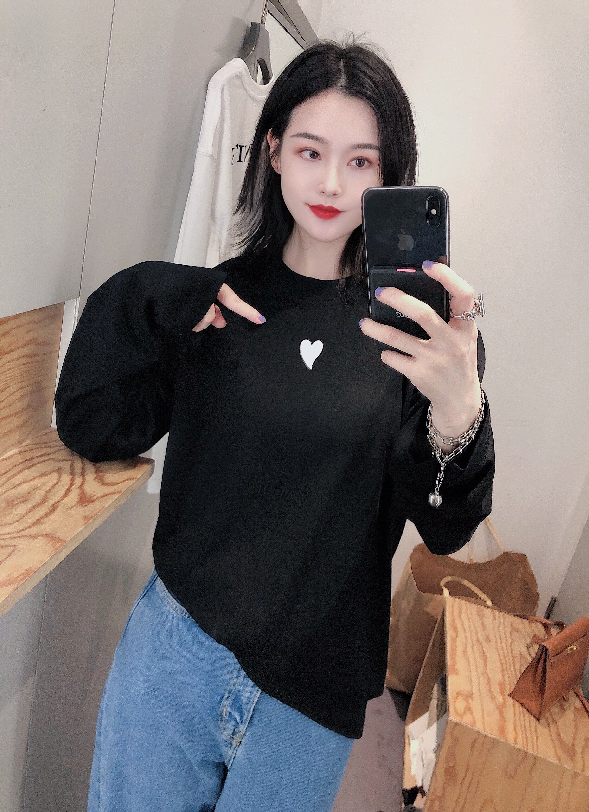 ロンT Tシャツ レディース 長袖 シンプル 大人可愛い きれいめ カジュアル ストリート ラフ おしゃれ ワンポイント ハート 春 秋 ママ 学生 お出かけ お揃い ホワイト ブラック トップス 5,351円