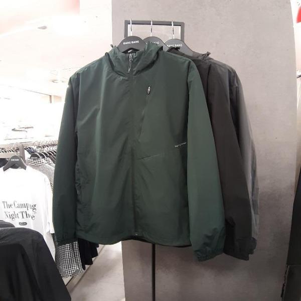 HC09共用よくできたウインドブレーカー 取り外し可能フード付きジャンパー ポケットにジッパーと内ポケット付き (S40953833)