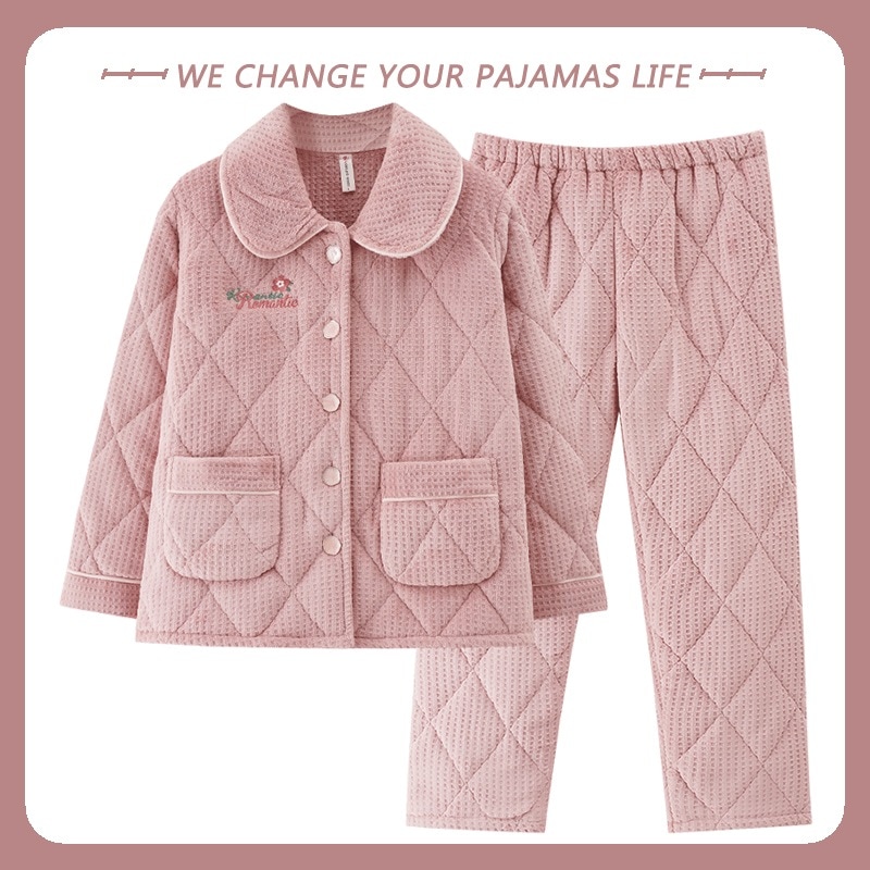新シーズンのサンゴベルベットのパジャマ女性用3層ラミネートコットンマムセット